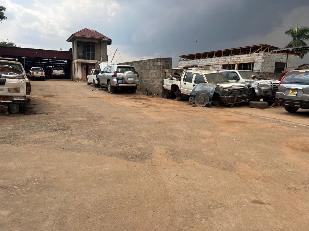 Lawrebac garage yard with parked customer vehicles