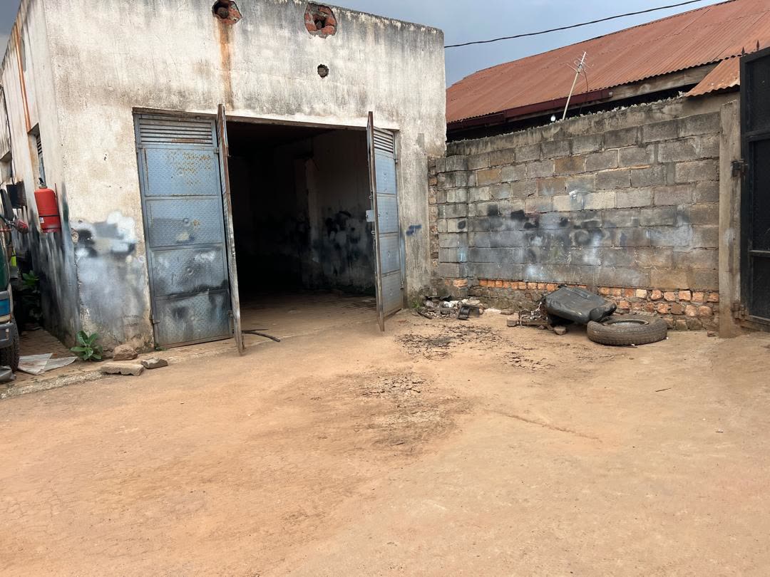 Customer vehicles parked in the Lawrebac garage yard
